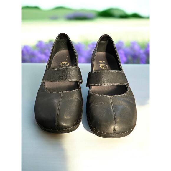 Merrell Black Leather Flats - Picture 4 of 6